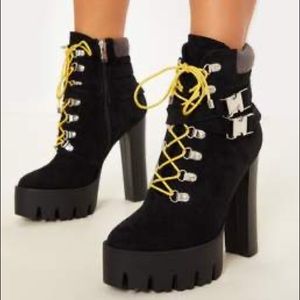 BNWOB Pretty Little Thing Hiker Boots